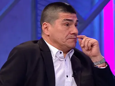 «No se justifica que esté en el banco»: Marcelo Vega pide a defensor de Colo-Colo como titular