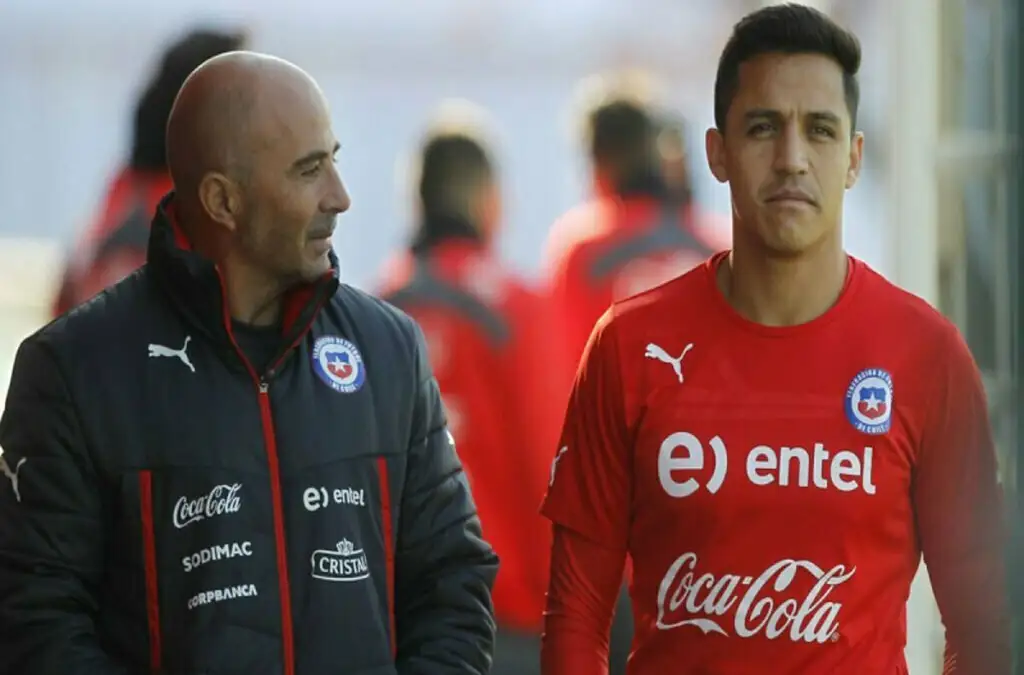 Jorge Sampaoli está cesante y suena como opción para asumir la banca de La Roja