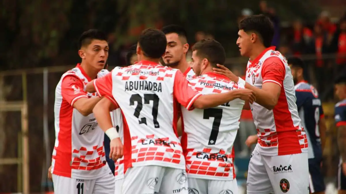 El ex jugador albo logró el Ascenso junto a su equipo.