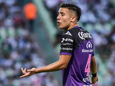 Portazo Monumental: Defensor que sonó en Colo-Colo seguirá en el extranjero y ya tendría nuevo club