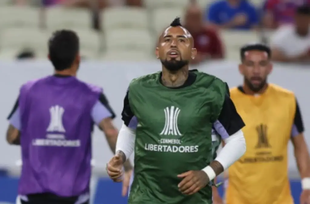 Colo-Colo pende de un hilo, y a los malos resultados, se suman diversos problemas con los hinchas.