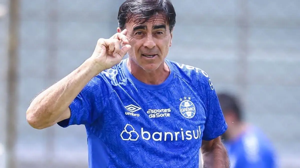 Gustavo Quinteros quedó libre tras ser despedido de Gremio de Porto Alegre.
