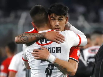 «Estamos contigo»: Deportes Valdivia rinde humilde y emotivo homenaje a la familia de Erick Wiemberg tras la muerte de su hija