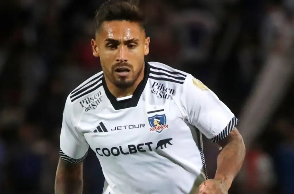 Aumento de sueldo de Marcos Bolados habría desatado la molestia de Maximiliano Falcón en Colo-Colo.