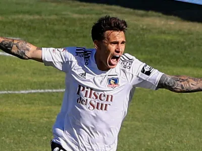 A la par de Riquelme: Pablo Mouche elige a ex Colo-Colo como el jugador más talentoso con el que compartió