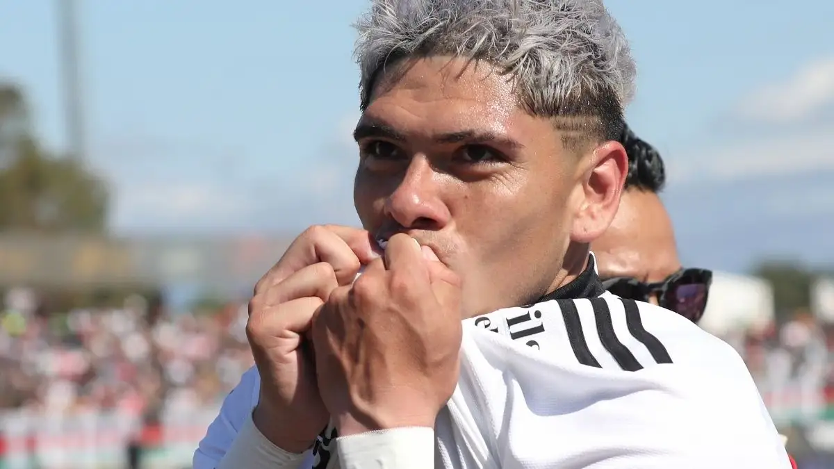 Colo-Colo recibió 2 millones 280 mil dólares por la venta de Carlos Palacios.