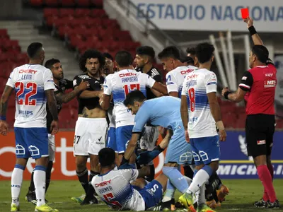 Informe de Roberto Tobar detalló la doble agresión de Maximiliano Falcón en la final de la Supercopa