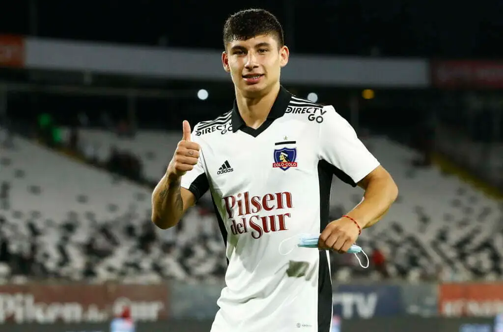 Alexander Oroz volverá a ser alternativa en Colo-Colo.