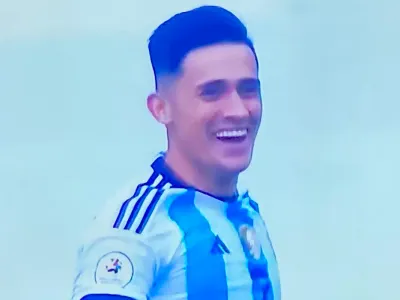 [VIDEO] Pablo Solari convirtió un gol y mantiene con vida a Argentina en el Preolímpico