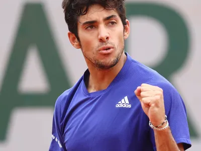 Cristián Garín hace historia en Roland Garros