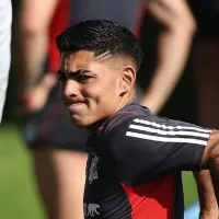Lo comparó con un ex Boca Juniors: Sentencian el futuro de Jordhy Thompson en Colo-Colo y aclaran qué pasará con su carrera