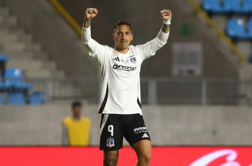 Javier Correa busca convertirse en el máximo goleador de la Liga de Primera.