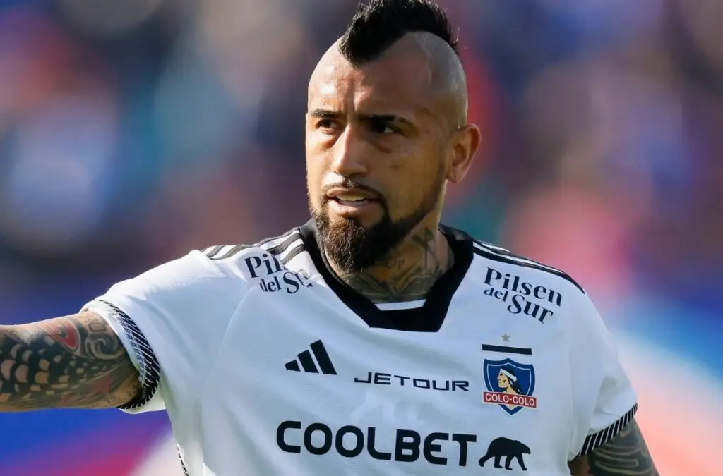 Arturo Vidal se perdería los siguientes cuatro partidos de Colo-Colo.
