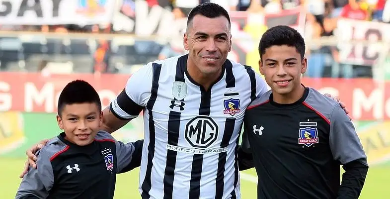 Paredes y sus hijos en Colo Colo
