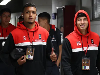 Colo Colo no pierde el tiempo y ensaya inédita formación para enfrentar a Santiago City