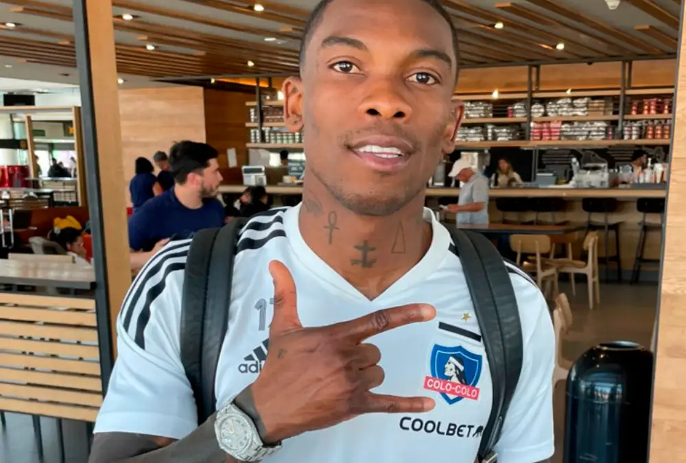 Fabián Castillo debutó con un gol con la camiseta de Colo-Colo.