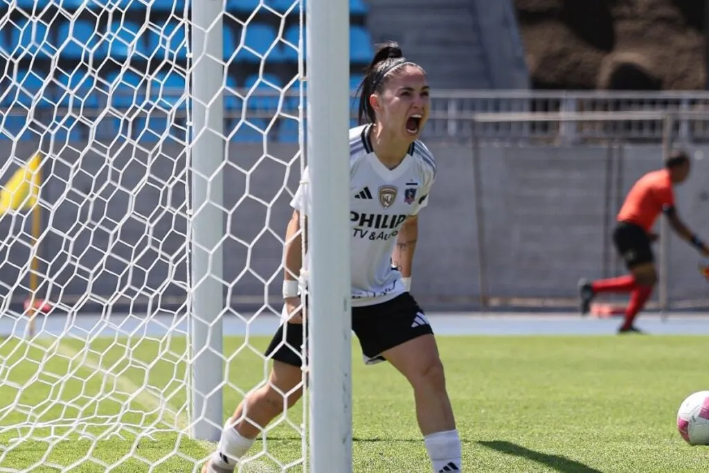 Javiera Grez celebra su gol frente a Deportes Iquique por la Liga Femenina.