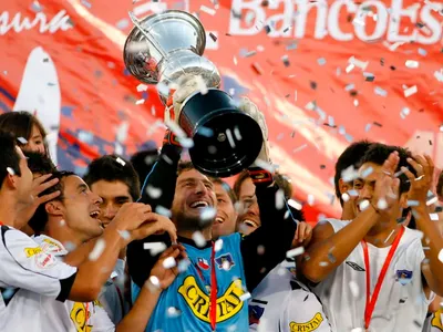 Está de paso en Chile: Ex Colo-Colo sorprende con su nueva faceta en el fútbol y llega al área formativa de Boca Juniors
