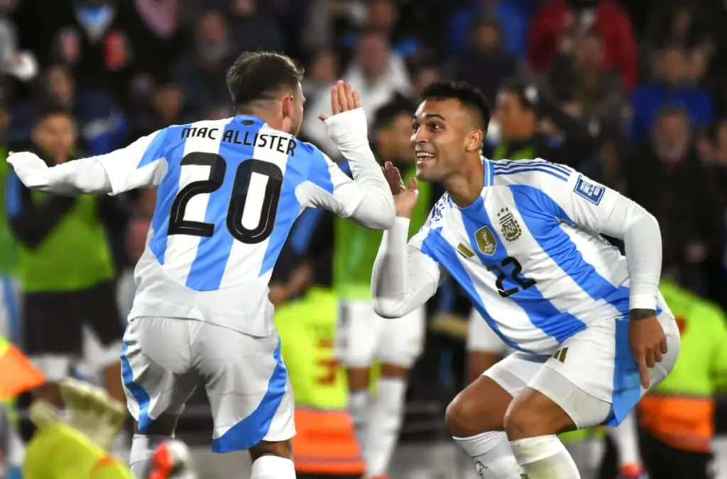 Argentina venció a Chile por 2-0.