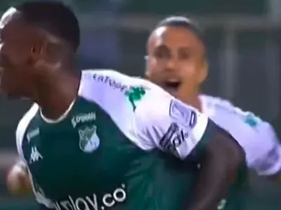 Como nunca se vio en Colo-Colo: El golazo de Fabián Castillo que está dando la vuelta en el fútbol colombiano