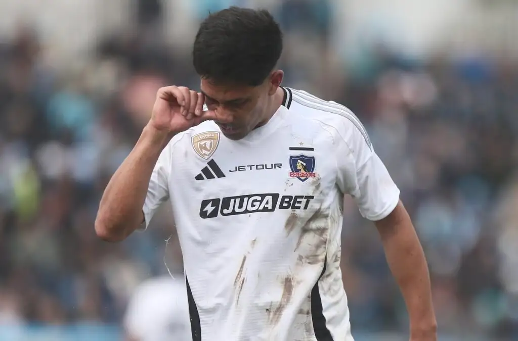 El ariete charrúa no ha podido demostrar sus pergaminos en Colo-Colo esta temporada. Foto: Carola Tabilo /Photosport.