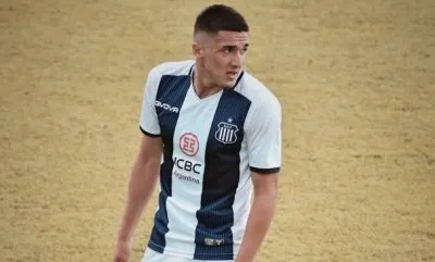 Favio Cabral: «Estoy al tanto del interés de Colo-Colo, y es una idea que me seduce mucho»