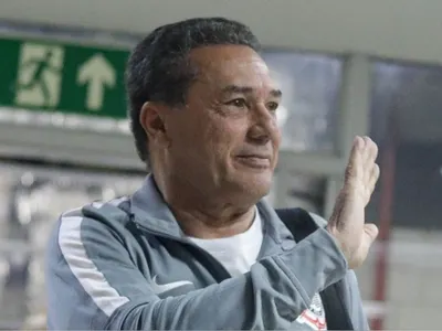 Horas claves: Filtran el millonario sueldo que Colo-Colo le ofreció a Vanderlei Luxemburgo
