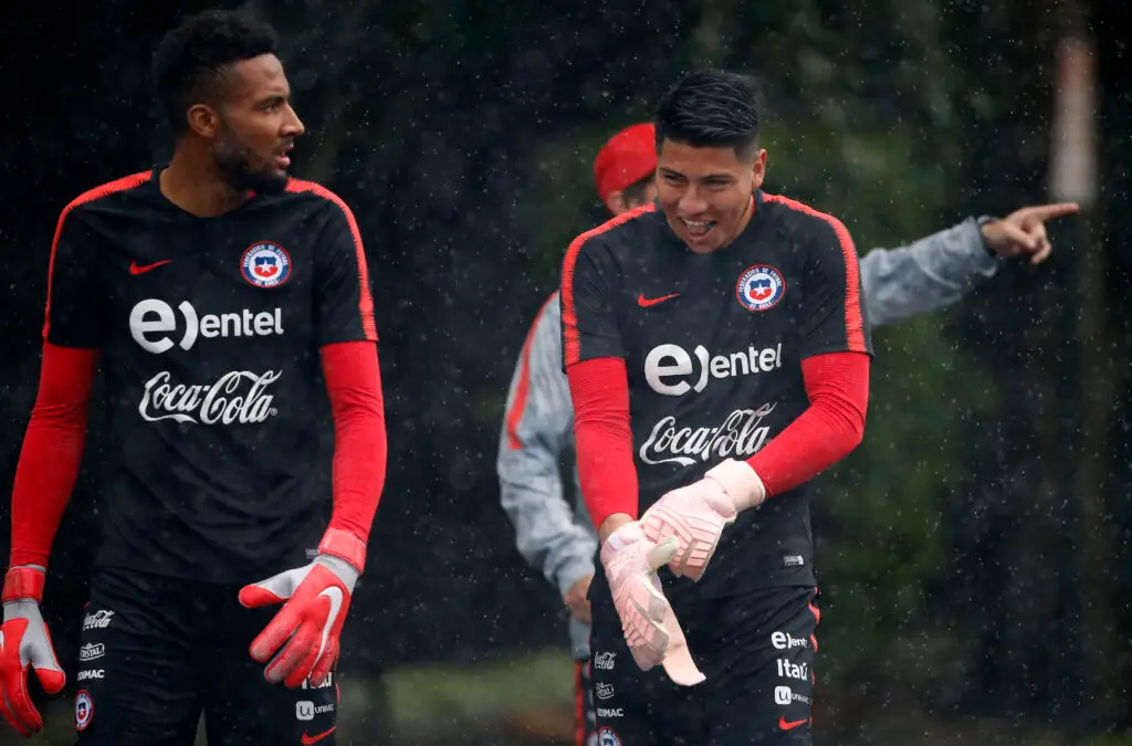 Lawrence Vigoroux y Brayan Cortés durante un entrenamiento con la Selección Chilena en 2018.
