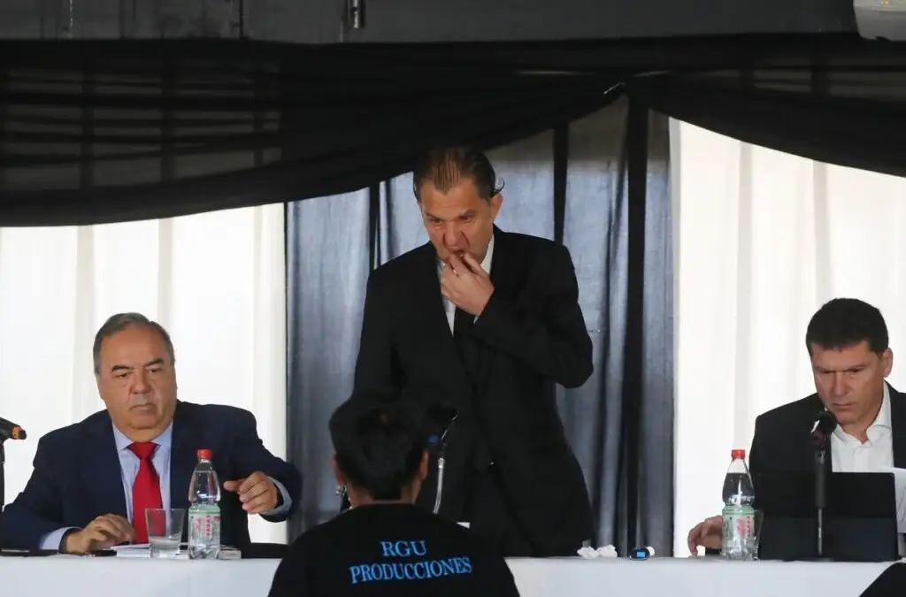 Se volvieron a rechazar los estados financieros de Blanco y Negro.