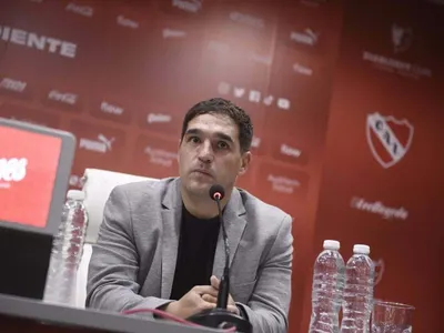 ¿Se arrepiente de irse de Colo-Colo? Leandro Stillitano vive un verdadero calvario en Independiente