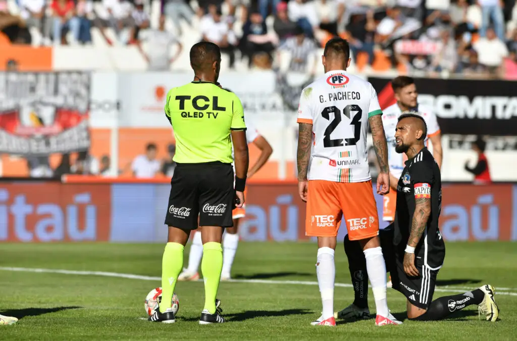 Arturo Vidal convirtió un gol de penal en el cruce entre Colo-Colo y Cobresal.