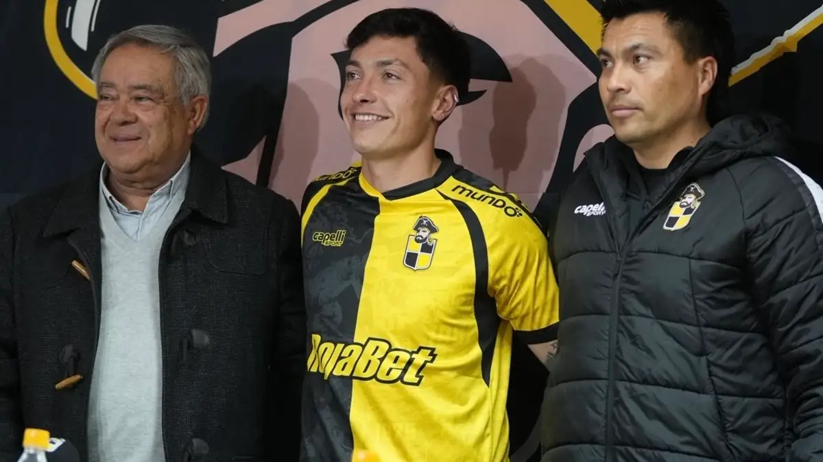 El puentealtino es la primera salida, y hasta ahora única, del plantel albo.