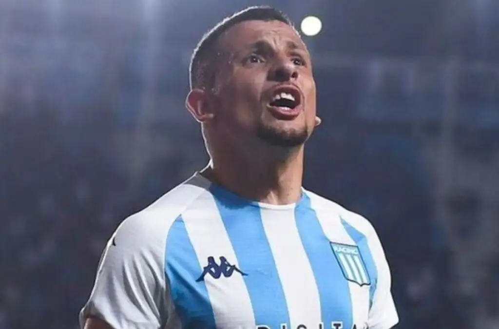 Emiliano Vecchio se vistió de figura en triunfo de Racing Club.