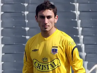 «El aguante es los primero que nos enseñan»: La potente arenga de Raúl Olivares al plantel de Colo-Colo