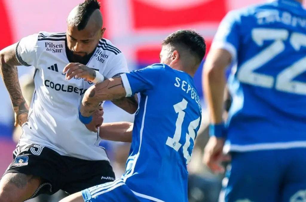 Jorge Almirón tomó polémicas decisiones para el Superclásico.