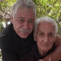«Los más grandes»: Hinchas de la U elogian a Carlos Caszely por emotivo homenaje a Leonel Sánchez