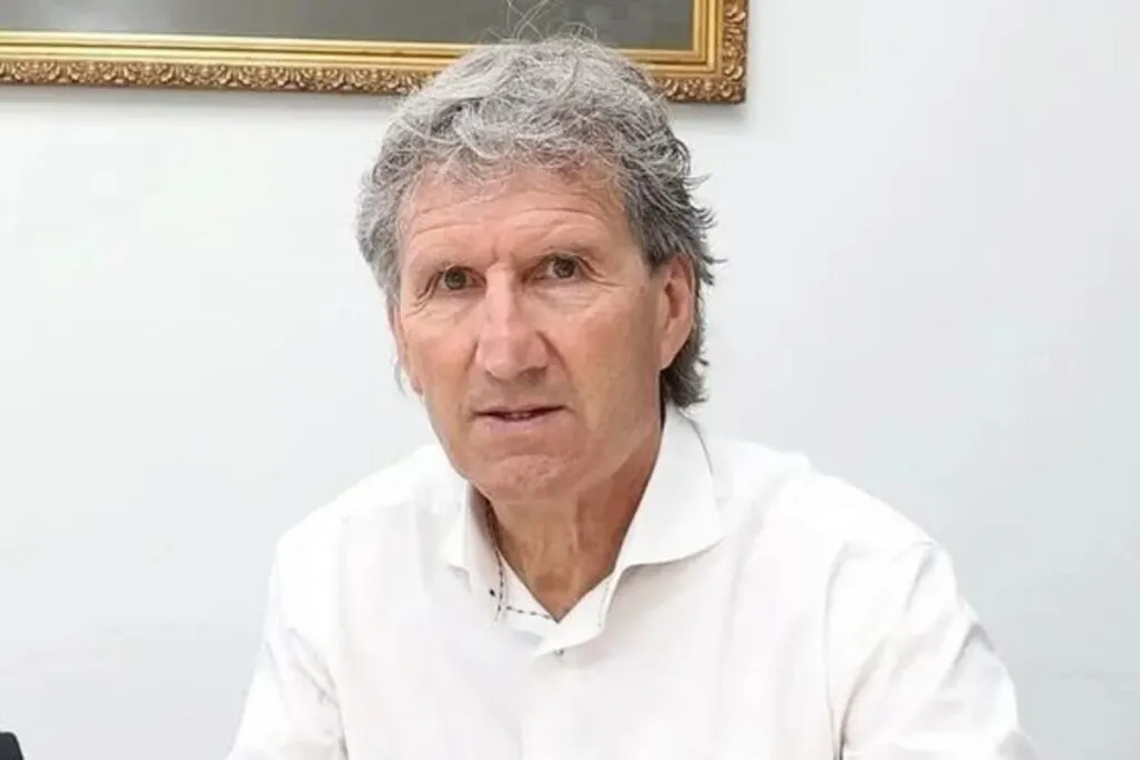 Daniel Morón en una sala de conferencia de Colo-Colo.