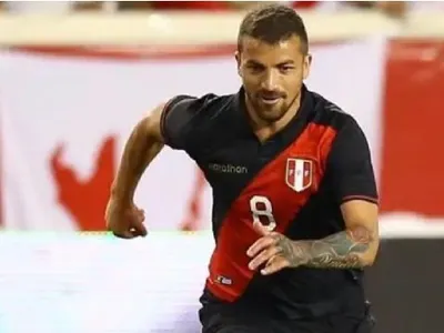 El único colocolino que sonríe: Gabriel Costa buscará acceder al Mundial de Qatar 2022 con Perú