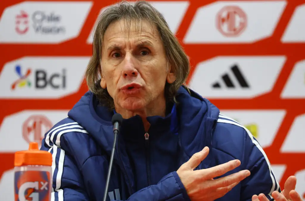 Ricardo Gareca explicó la salida anticipada de Carlos Palacios desde la Selección Chilena.