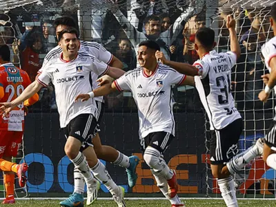 Waldo Ponce y Dante Poli se sacan la camiseta y elogian a jugador de Colo-Colo: «Barcelona debería comprarlo»
