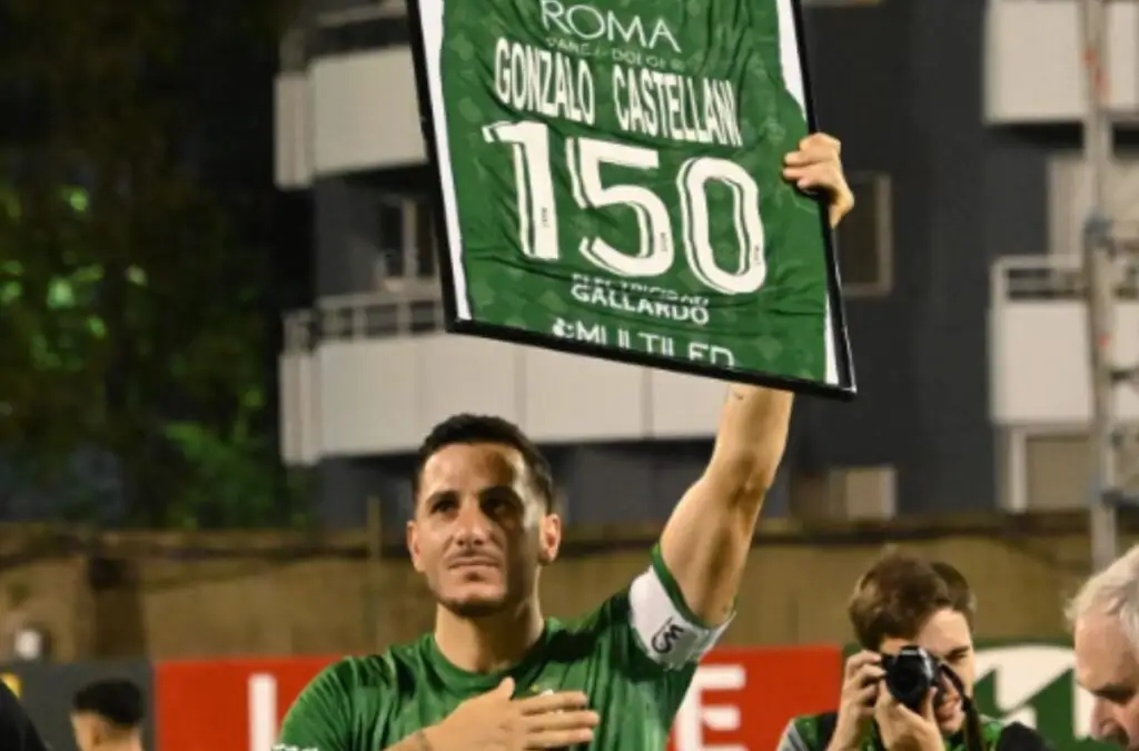 Gonzalo Castellani recibiendo un homenaje en su nuevo club, donde es el principal referente y actual capitán.