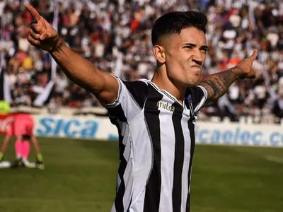 ¿Y si te llama Morón? Hermano de Pablo Solari prepara su desembarco en Chile para la temporada 2023