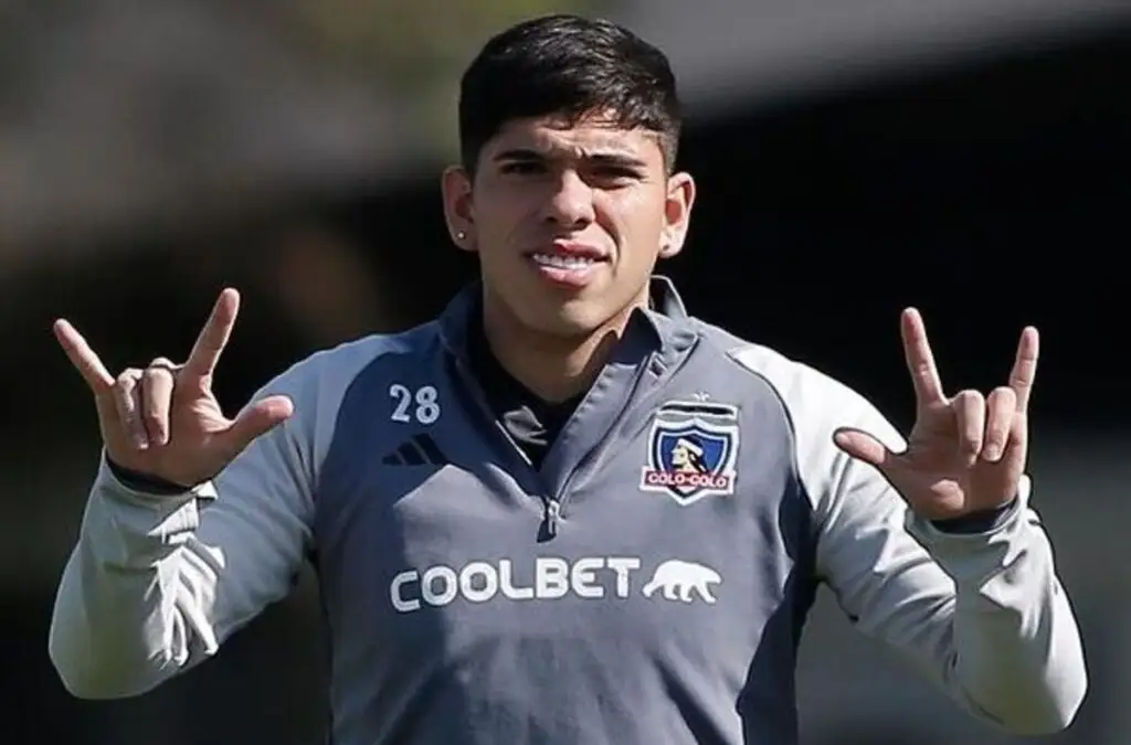 Carlos Palacios volvió a entrenar a la par de sus compañeros en Colo-Colo.