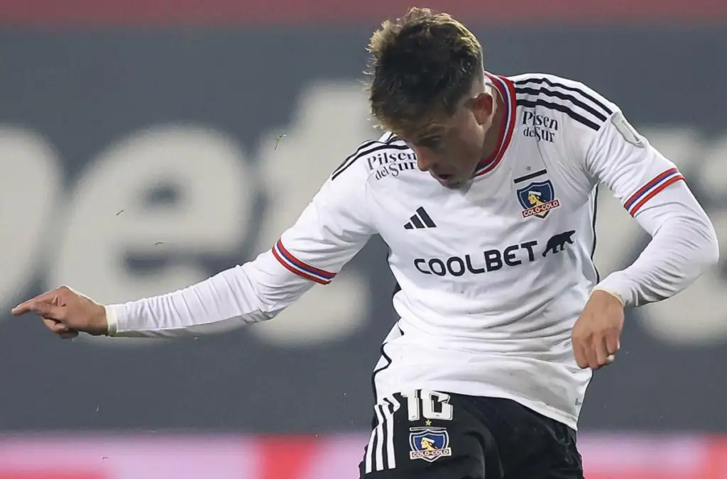 Pablo Parra no ha podido sumar muchos minutos en Colo-Colo.