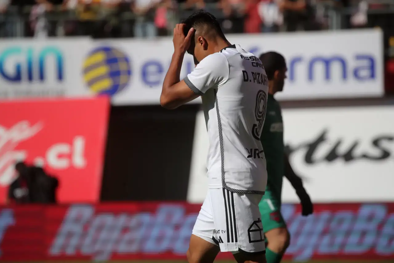 Futbol, Nublense vs Colo Colo. Fecha 7, Campeonato Nacional 2024. El jugador de Colo Colo Damian Pizarro es fotografiado contra Nublense durante el partido de primera division disputado en el estadio Bicentenario Nelson Oyarzun en Chillan, Chile. 06/04/2024 Jonnathan Oyarzun/Photosport Football, Nublense vs Colo Colo. 7nd turn, 2024 National Championship. Colo Colo’s player Damian Pizarro is pictured against Nublense during the first division match held at the Bicentenario Nelson Oyarzun stadium in Chillan, Chile. 06/04/2024 Jonnathan Oyarzun/Photosport