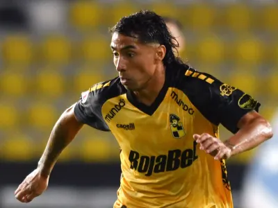 ¿Puede Luciano Cabral reforzar a Colo-Colo? La verdad respecto al posible fichaje del mediocampista