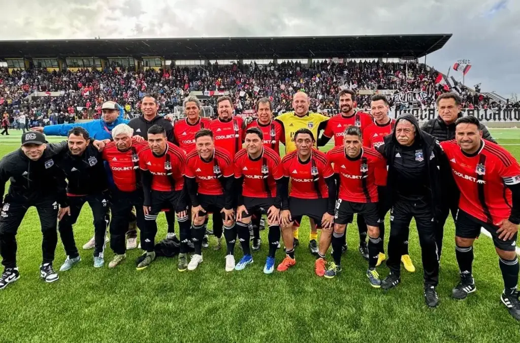 Colo-Colo de Todos los Tiempos jugó ante la Selección de Punta Arenas.