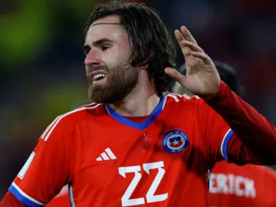 La furia de periodista chileno luego de las declaraciones de Ben Brereton por empate ante Colombia