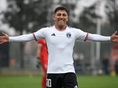 «Chao Bolados»: Hinchas de Colo-Colo arremeten en redes sociales y piden minutos para juvenil en el primer equipo