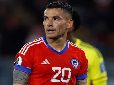 Charles Aránguiz sorprende y confiesa si espera debutar en el Superclásico ante Colo-Colo: “Tenemos todavía un par de días”